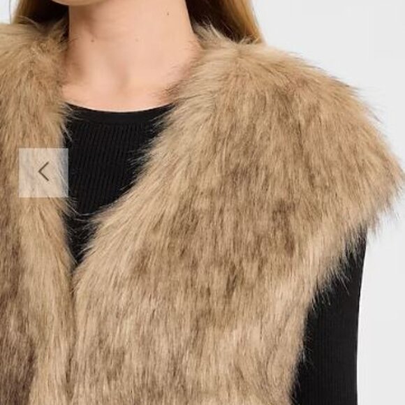 Faux Fur Vest - Picture 2 of 4